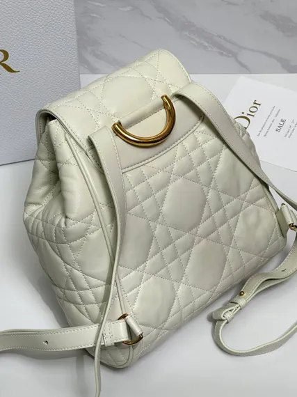 Рюкзак Dior Caro белый, модель среднего формата