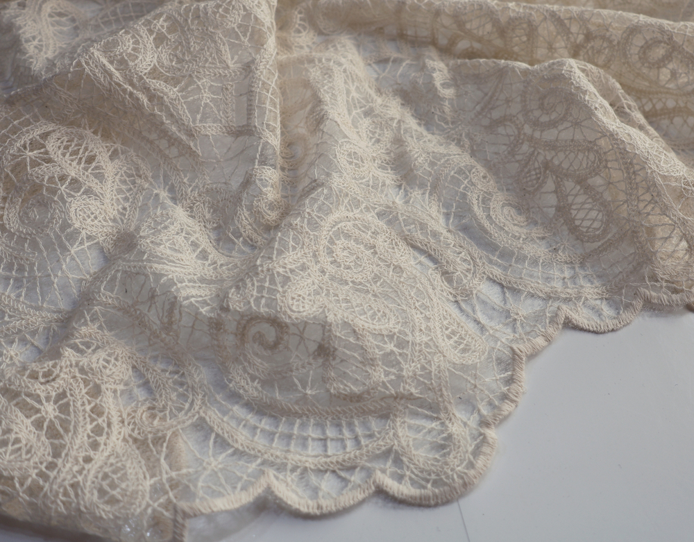 НАТУРАЛЬНЫЙ - ХБ Вышивка на органзе (1404 Маша)