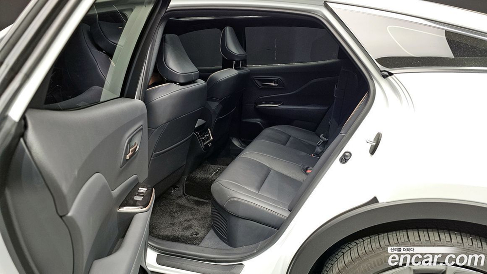 Toyota Crown Crossover 2.5 4WD Hybrid (01.2024)