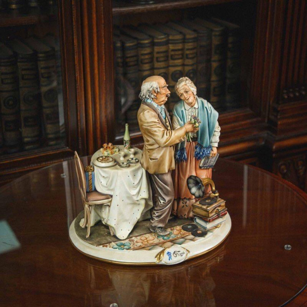 Винтаж: Фарфоровая мануфактура Capodimonte. «История Любви»