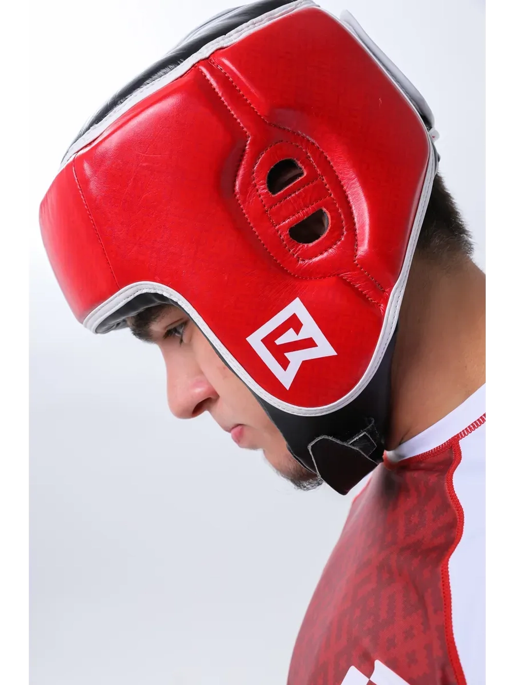 Соревновательный аккредитованный шлем из эко кожи