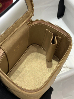 Chane1 Small Vanity with Chain 11 cm