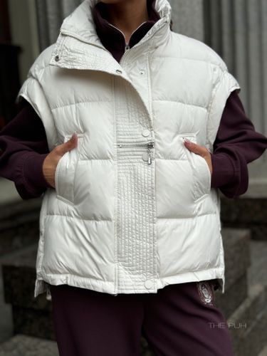 Молочный утепленный жилет