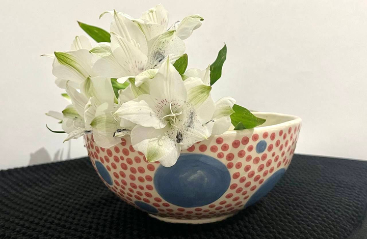 “Изготовление керамической тарелки методом литья: от глины к готовому изделию”