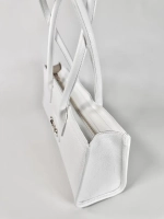 Женская сумка-багет из натуральной кожи белого цвета