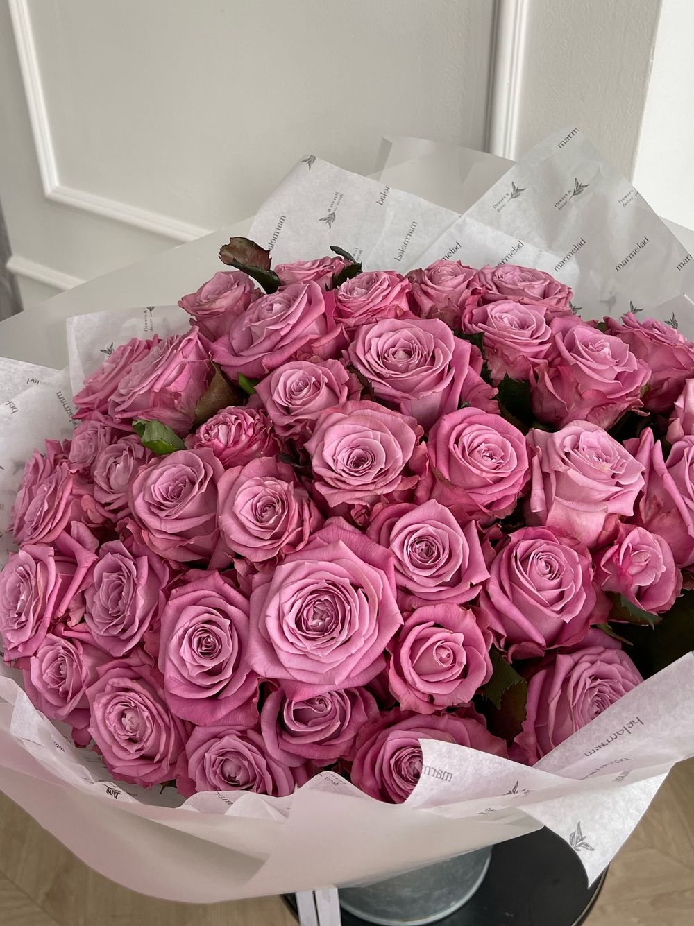 Гранд-букет из фиолетовых роз