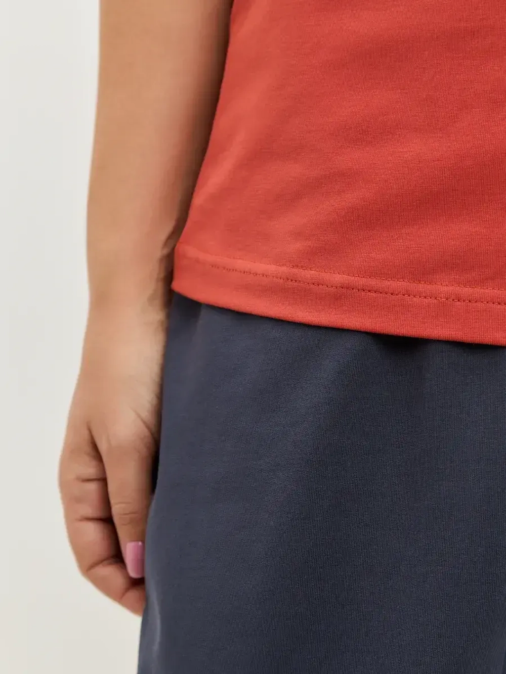 Футболка оверсайз с рукавами крылышками