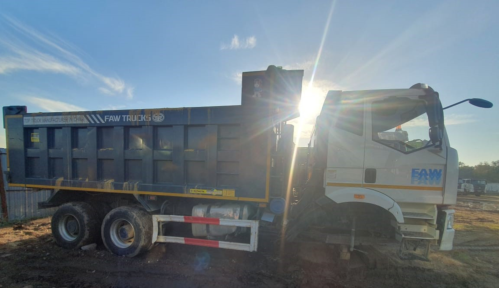 FAW J6 6x4 Самосвал CA3250P66K24T1E5 (Дизельный, 11,1 л, 390 л.с., МТ)