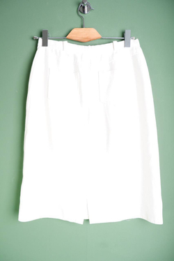 Юбка прямого кроя, визуально на 46 размер