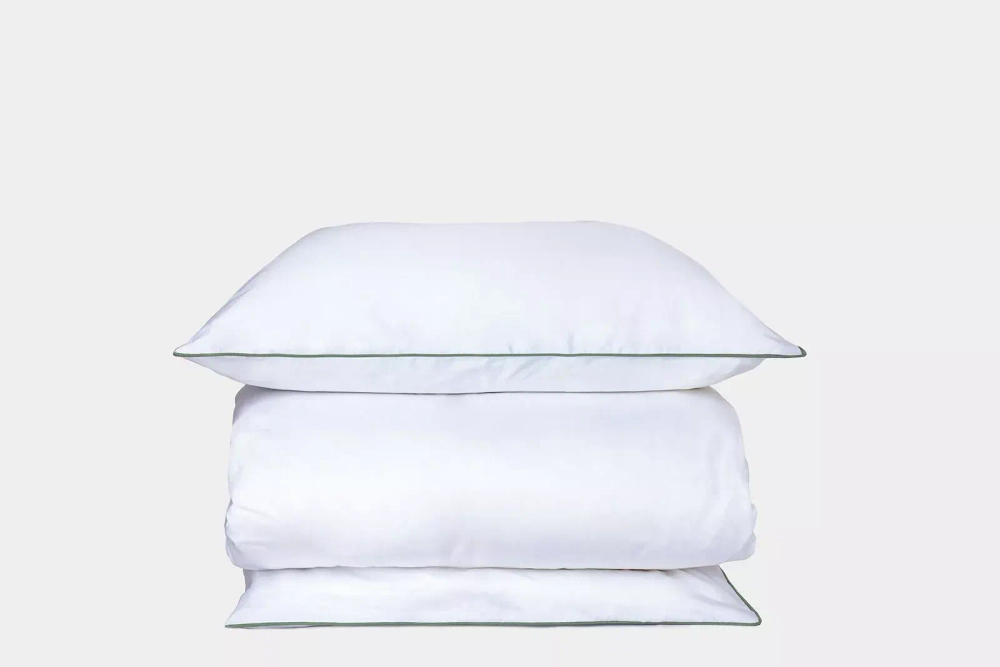 Постельное белье семейное Mollen белое с нефритовым кантом