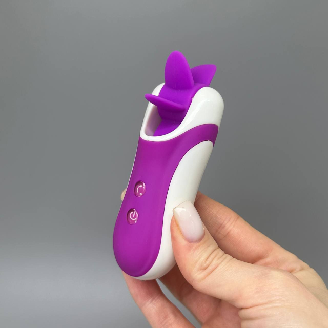 Фиолетовый оросимулятор Clitella со сменными насадками для вращения