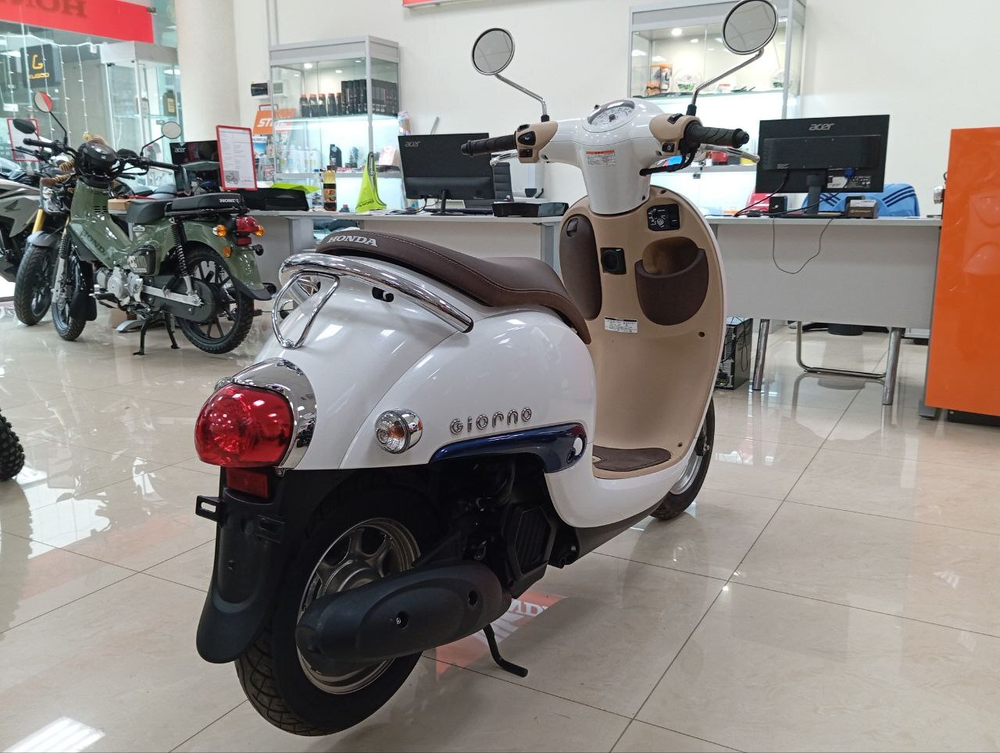 Скутер Honda Giorno