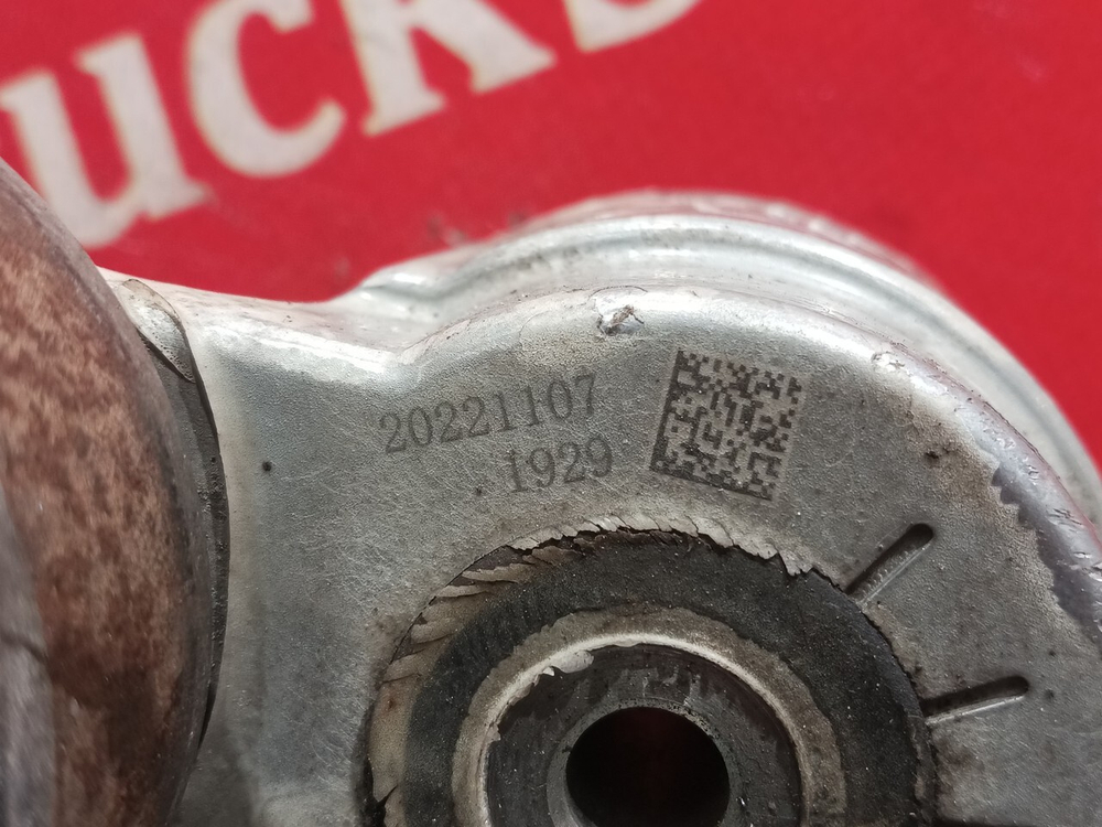 Ролик-натяжитель ремня генератора 2023г