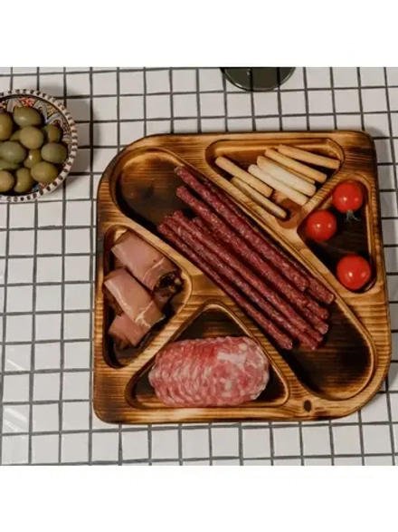 Деревянная менажница для подачи блюд из кедра