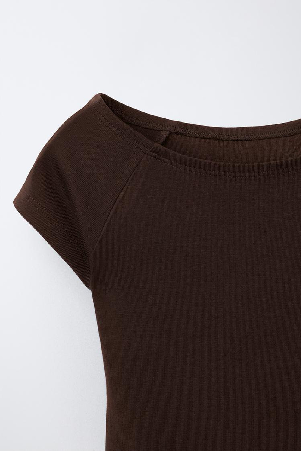 ZARA ОДНОТОННАЯ ФУТБОЛКА ИЗ МОДАЛА, КОРИЧНЕВЫЙ