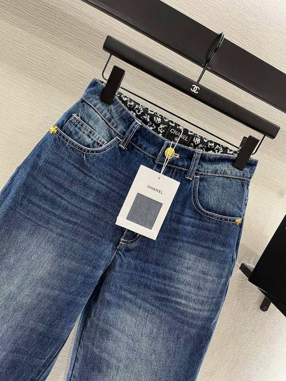 Джинсы CHANEL