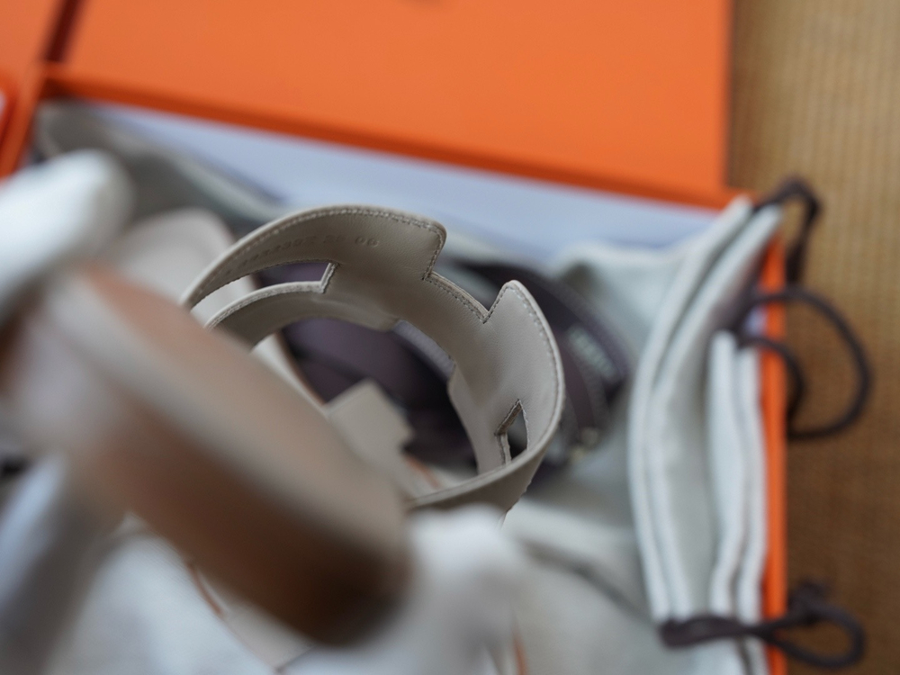 Шлепанцы из натуральной кожи