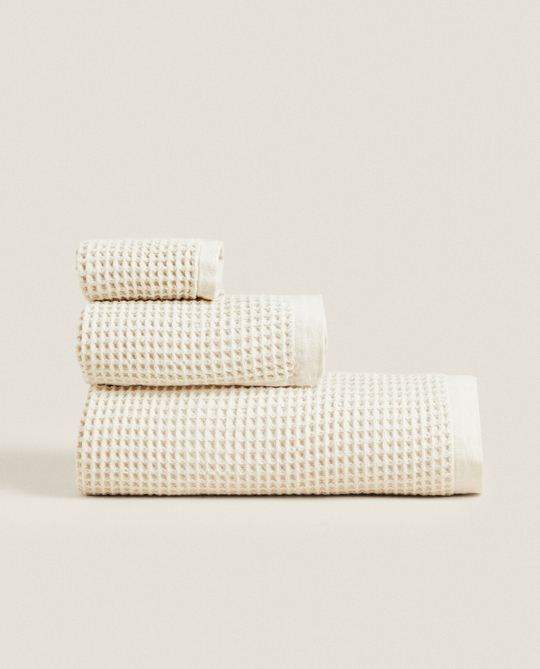 ZARA HOME ПОЛОТЕНЦЕ ИЗ РЕЛЬЕФНОЙ ТКАНИ, БЕЖЕВЫЙ