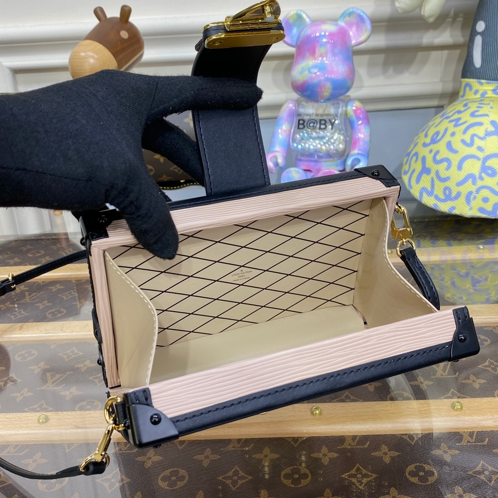 Louis Vuitton Petite Malle