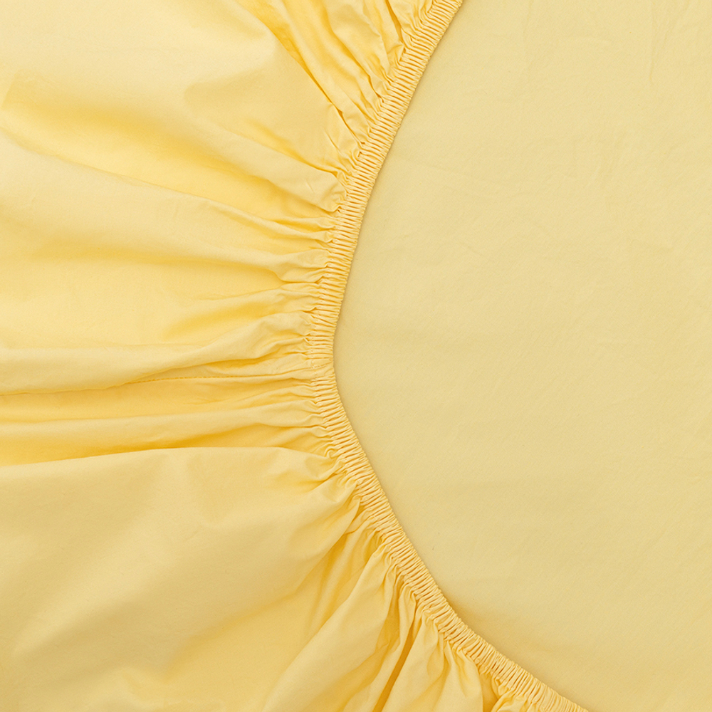 Простыня на резинке из стираного перкаля светло-желтого цвета из коллекции essential, 160х200х30 см