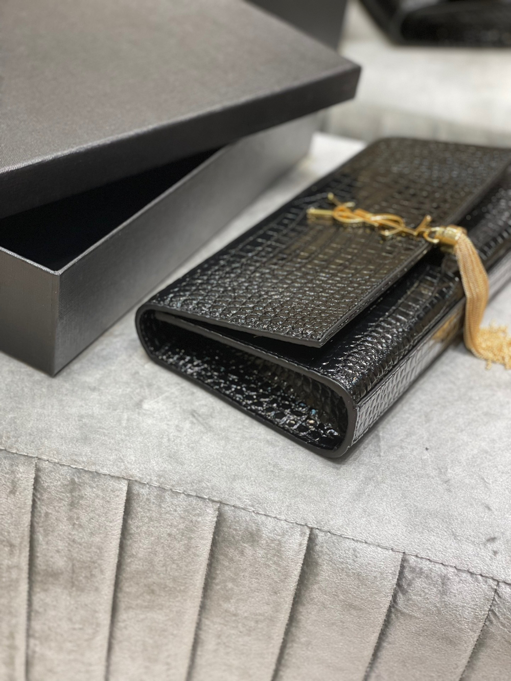 Saint Laurent Kate Clutch 27 cm