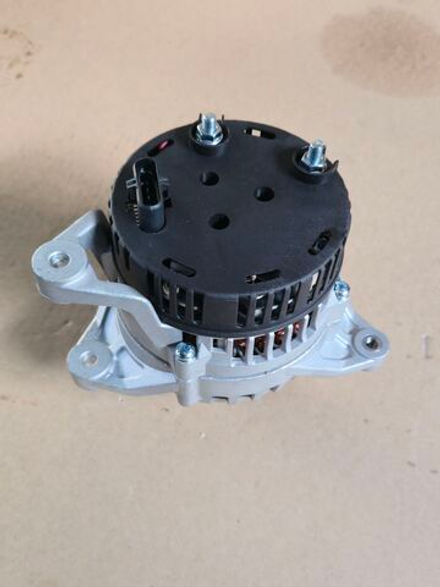 Генератор маз, лаз, Урал дв.ЯМЗ ЕВРО-3 поликлиновой шкив, монокронштейн 28В 75А Автоэлектрика