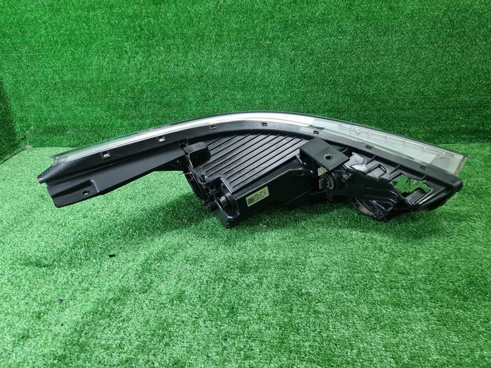 Фара левая Hyundai Solaris 2 (2020-н.в.) галоген