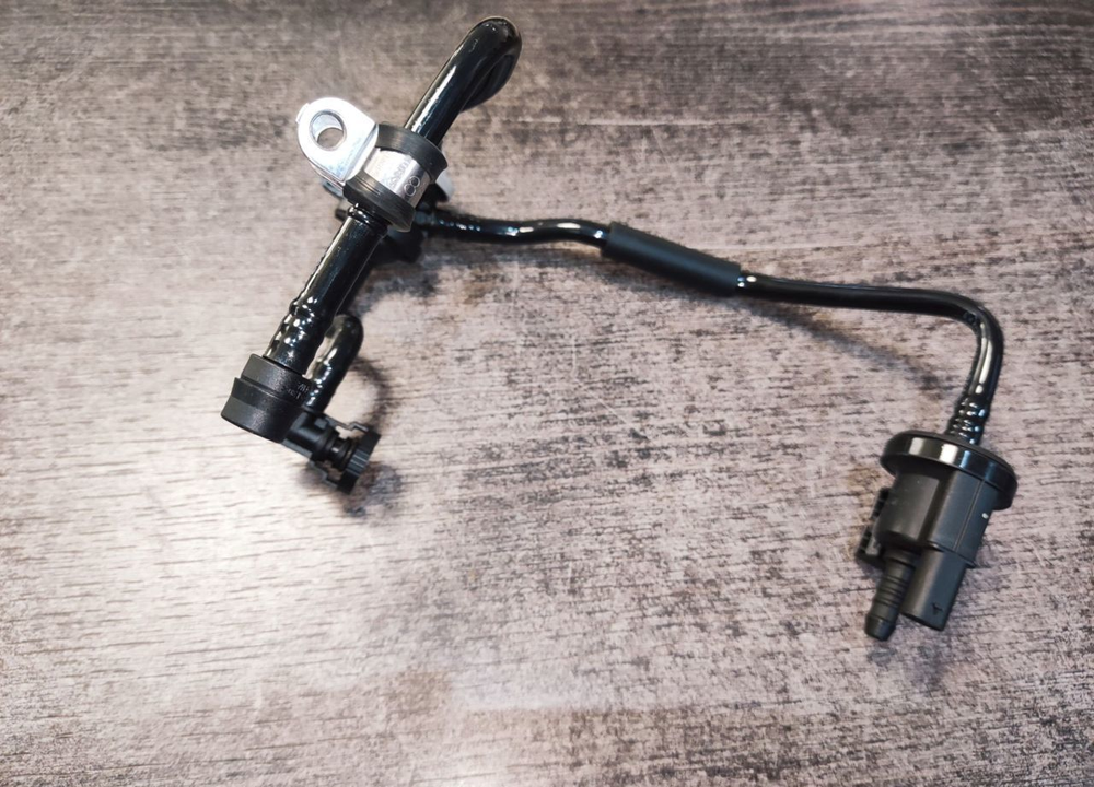 Клапан вентиляции бака с патрубками в сборе VAG