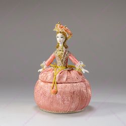 Кукла-шкатулка Барышня