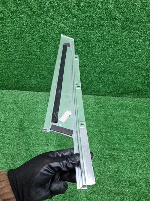 Молдинг двери левый Mercedes S W222 (2013-2020)