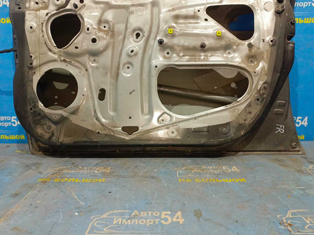 Дверь передняя правая TOYOTA PRIUS 1999