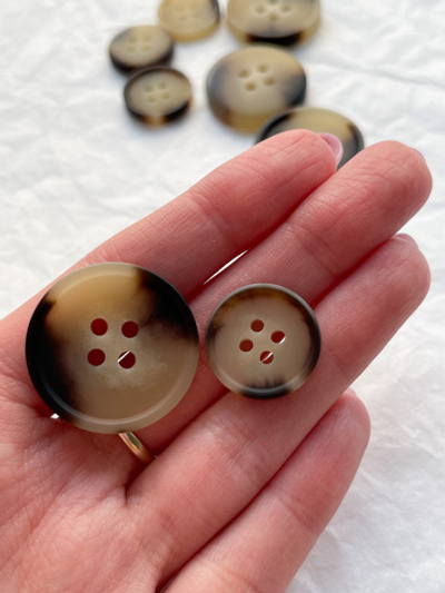 Пуговицы Светло-коричневые матовые на прокол