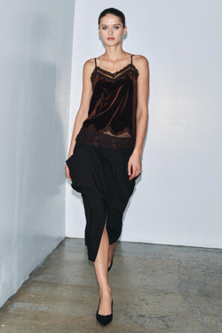 ZARA БАРХАТНЫЙ ТОП В БЕЛЬЕВОМ СТИЛЕ С КРУЖЕВОМ, ТЕМНО-КОРИЧНЕВЫЙ