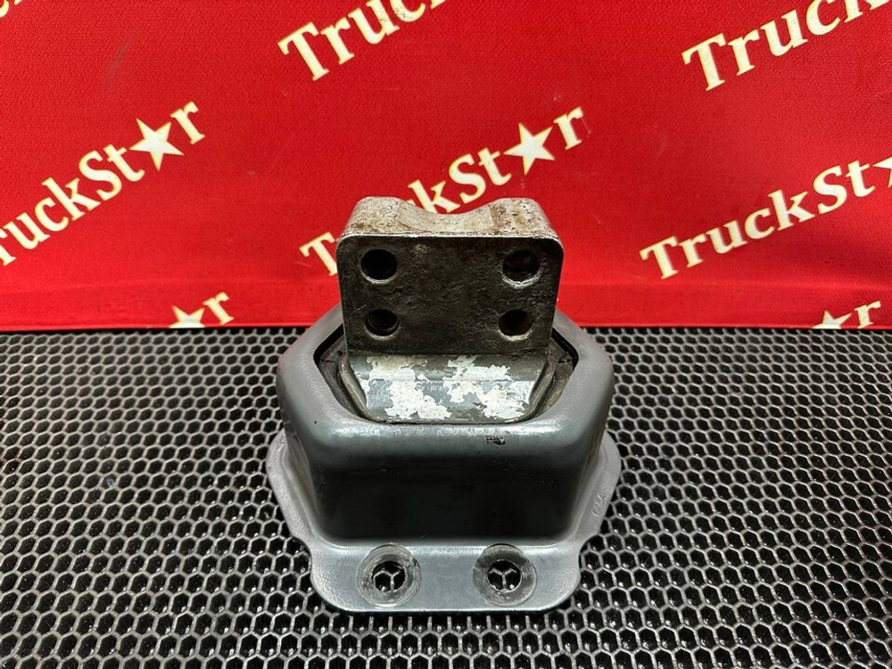 Подушка двигателя задняя 2019г