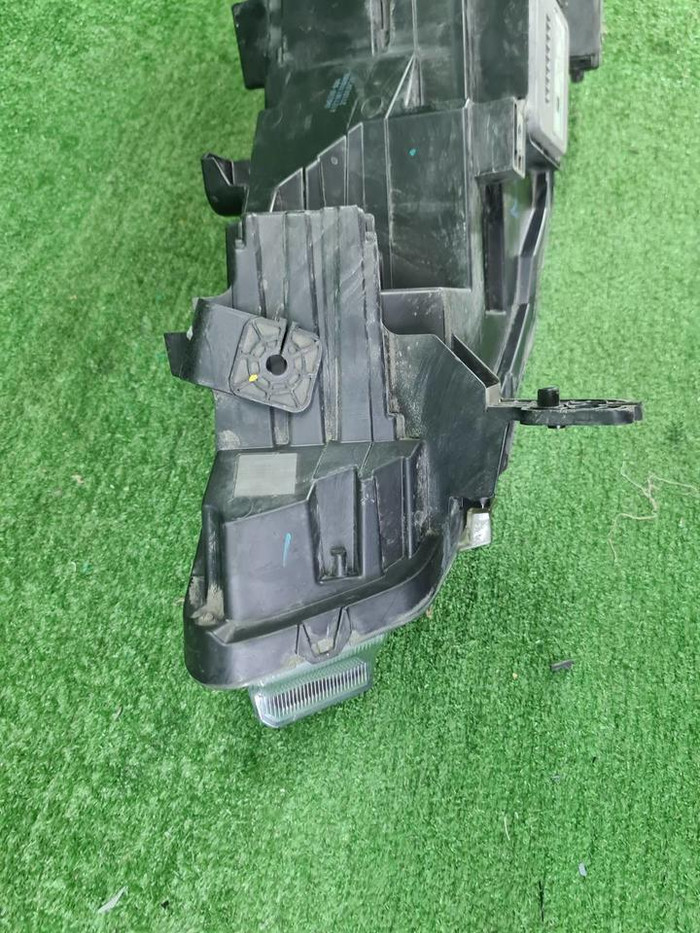 Фара правая Haval F7 (2018-2024) LED