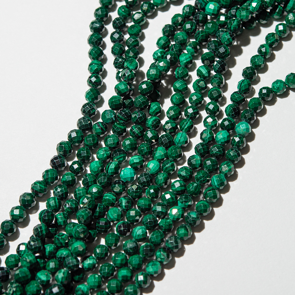 Малахит натуральный, бусины в форме шара 4мм, микроогранка