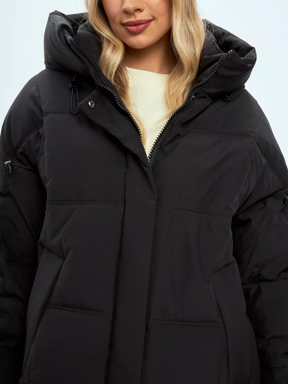 Пуховик зимний длинный с капюшоном оверсайз