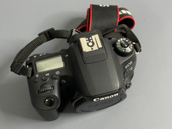 Canon EOS 77D 1800 кадров