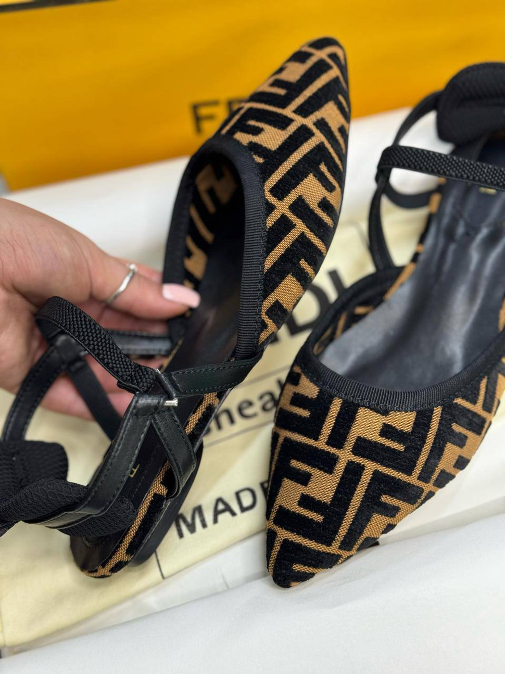 Слингбэки Fendi