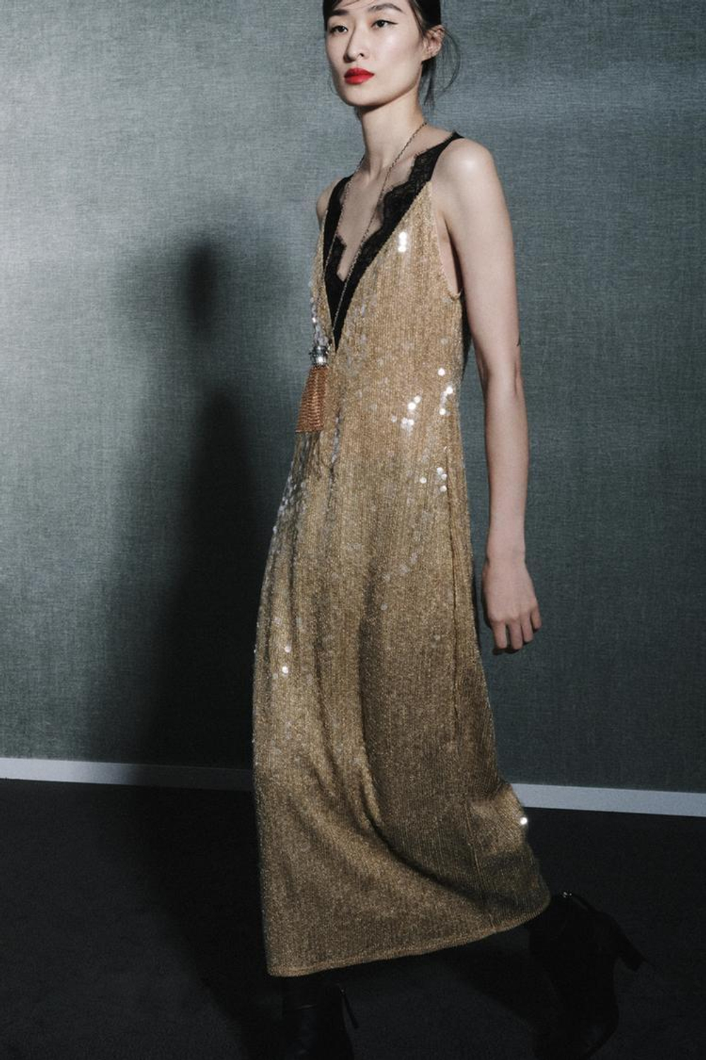 ZARA ПЛАТЬЕ ИЗ КОЛЛЕКЦИИ ZW С ПАЙЕТКАМИ И КРУЖЕВОМ, ЗОЛОТИСТЫЙ