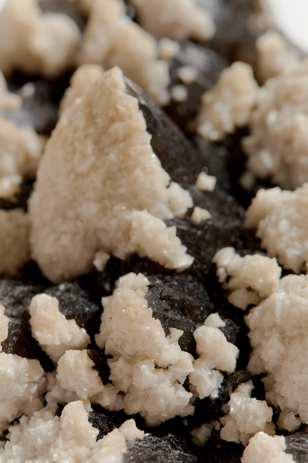 Кальцит на друзе дымчатого кварца