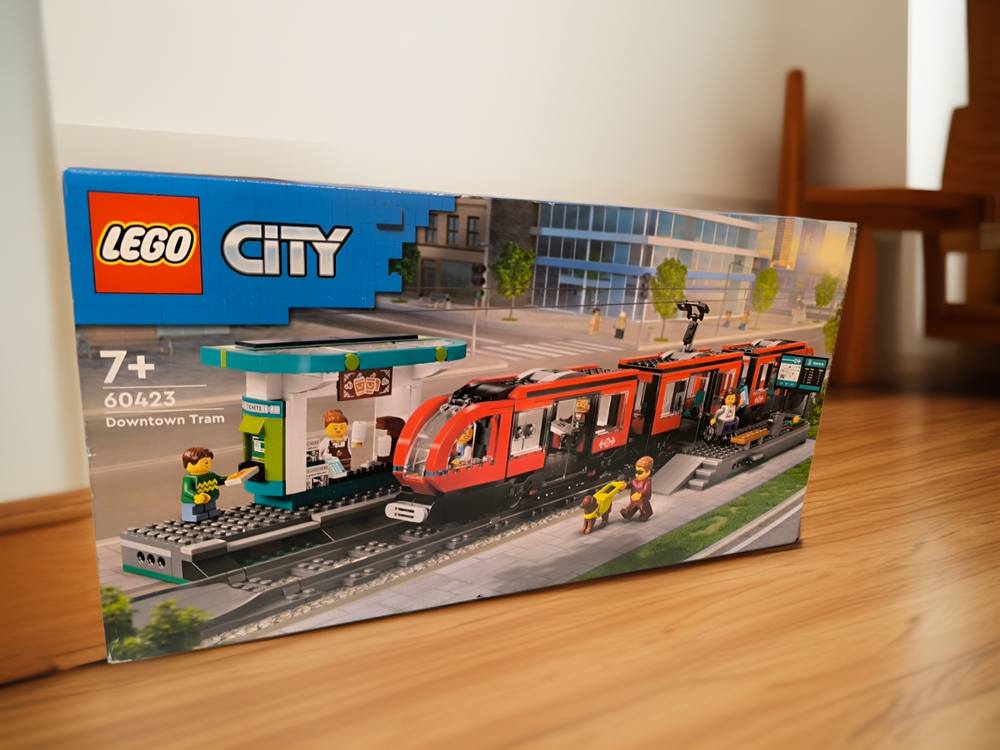 LEGO City 60423 — трамвай и остановка в центре города, городская линия
