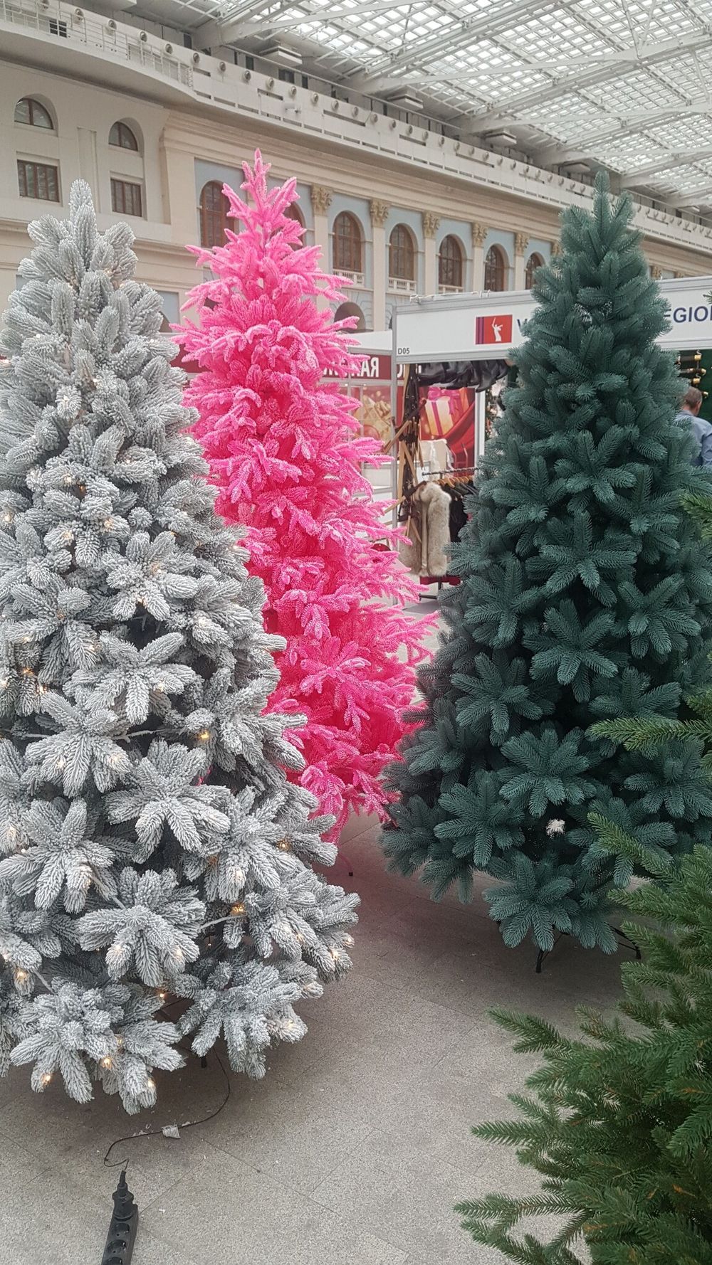 Заснеженная розовая елка «Фэнтези» (Литая хвоя) высота от 1,2 м до 2,7 м