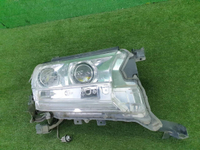 Битая Фара правая Toyota Land Cruiser 200 (2015-2021) LED