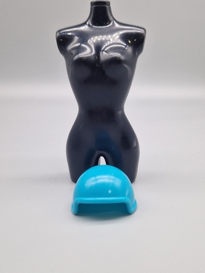 Аксессуар для куклы Барби винтаж - шлем 0714