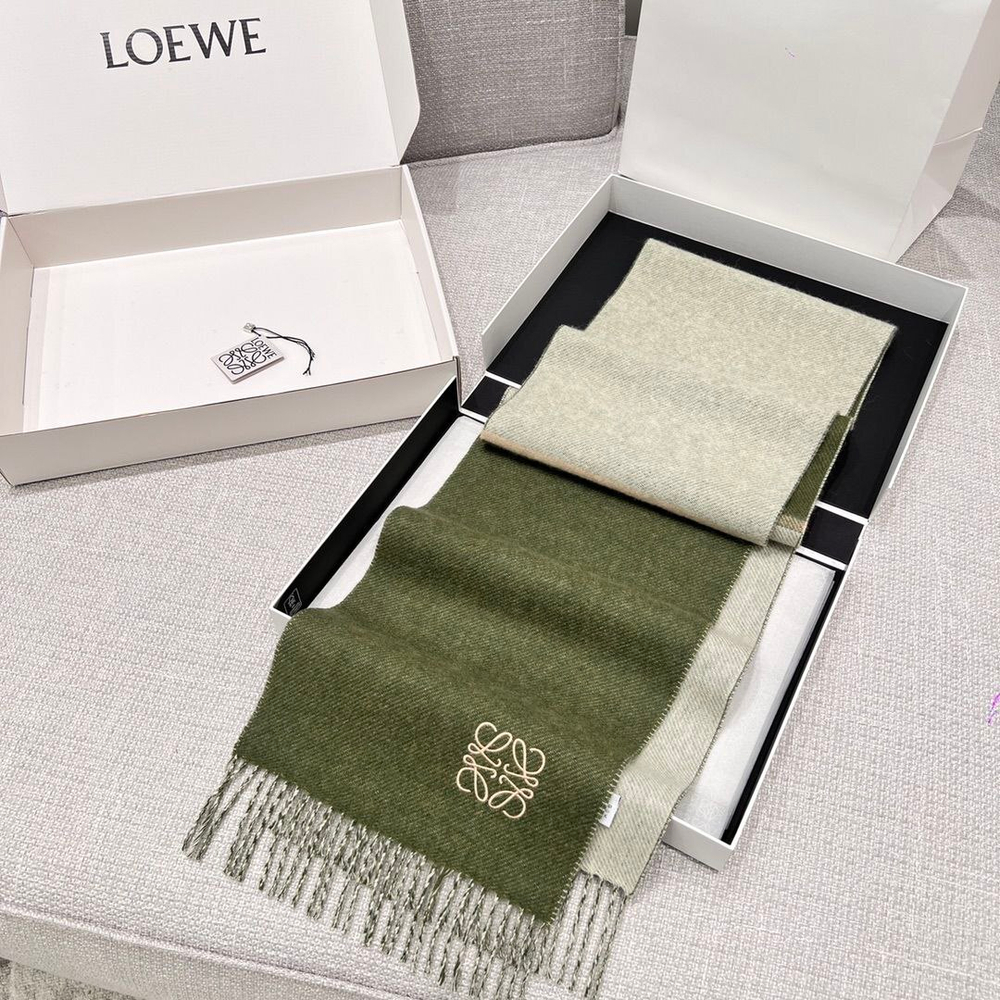 Шарф Loewe
