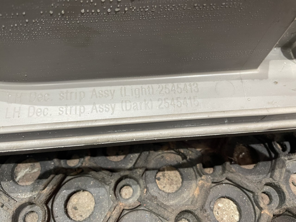 Накладка потолка левая 2019г.