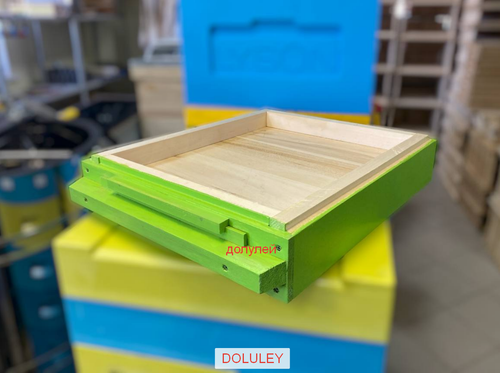 Дно 10 рамочного улья крашен (липа)