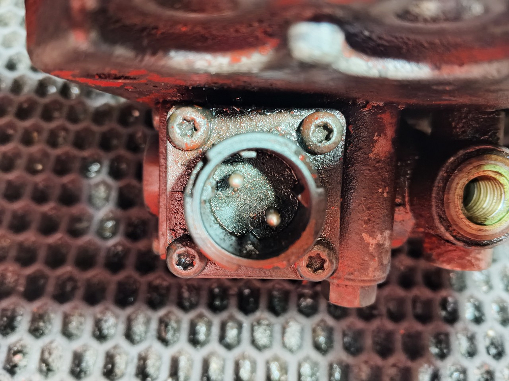 Клапан горного тормоза