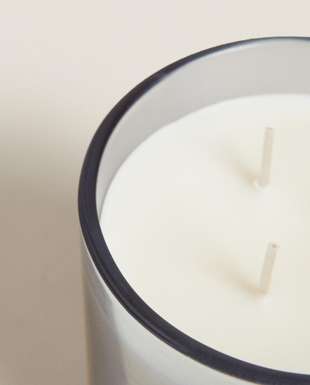 Zara Home - Ароматическая свеча vibrant rose, 400 г